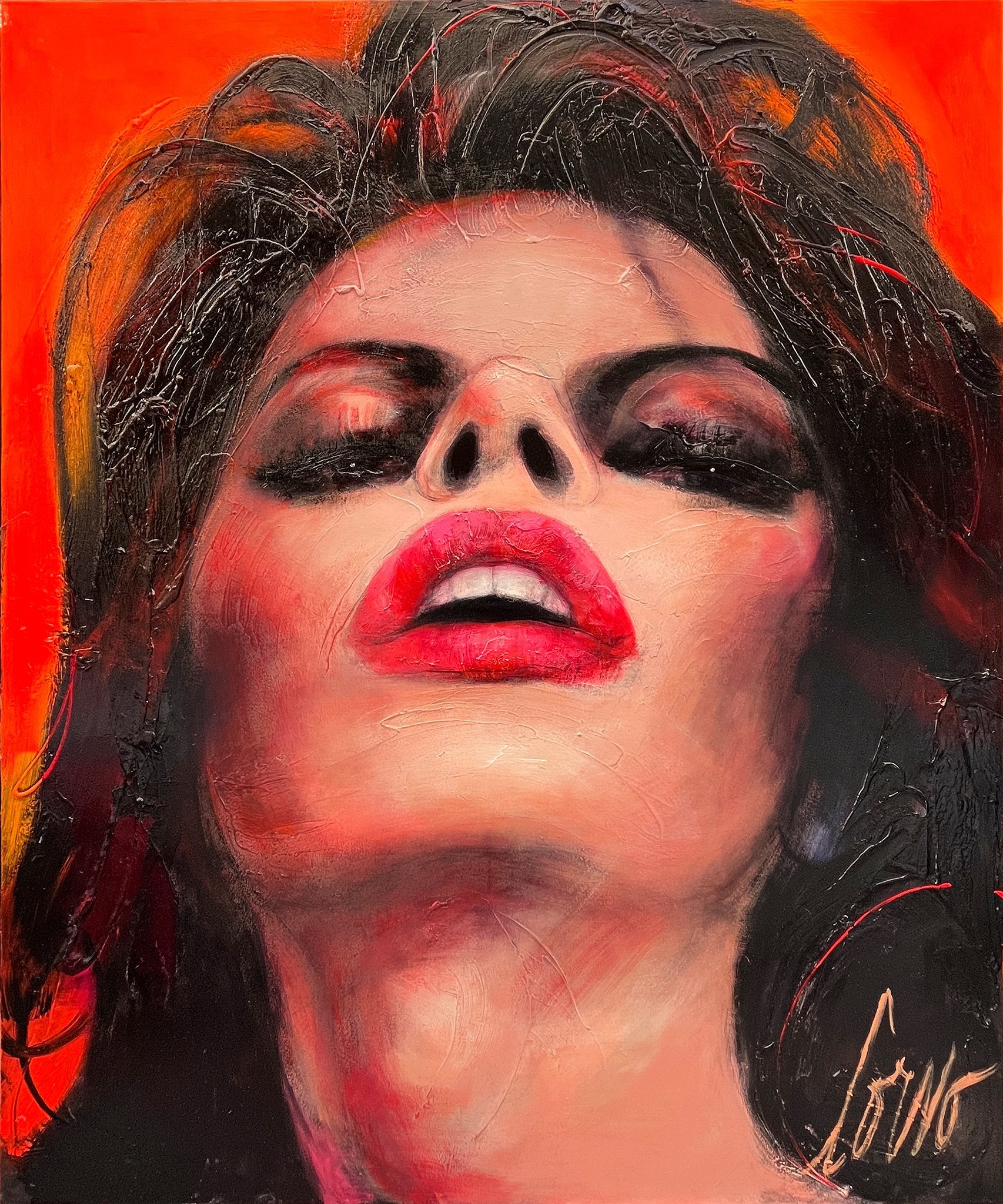 Visage sur fond rouge