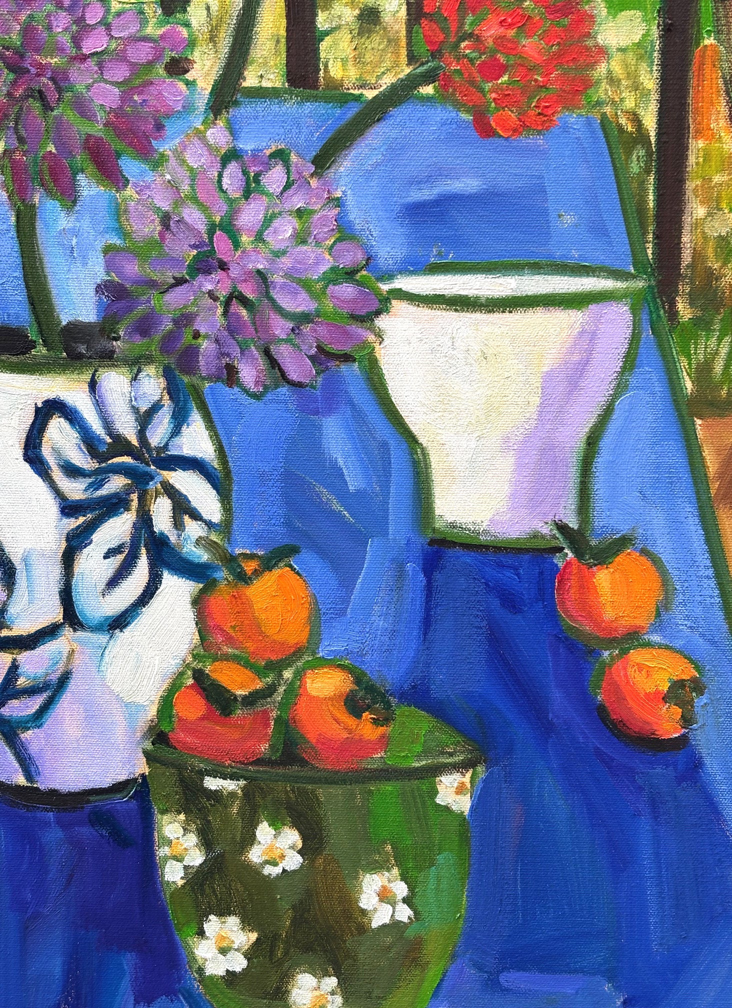 Chaise jaune à l’extérieur