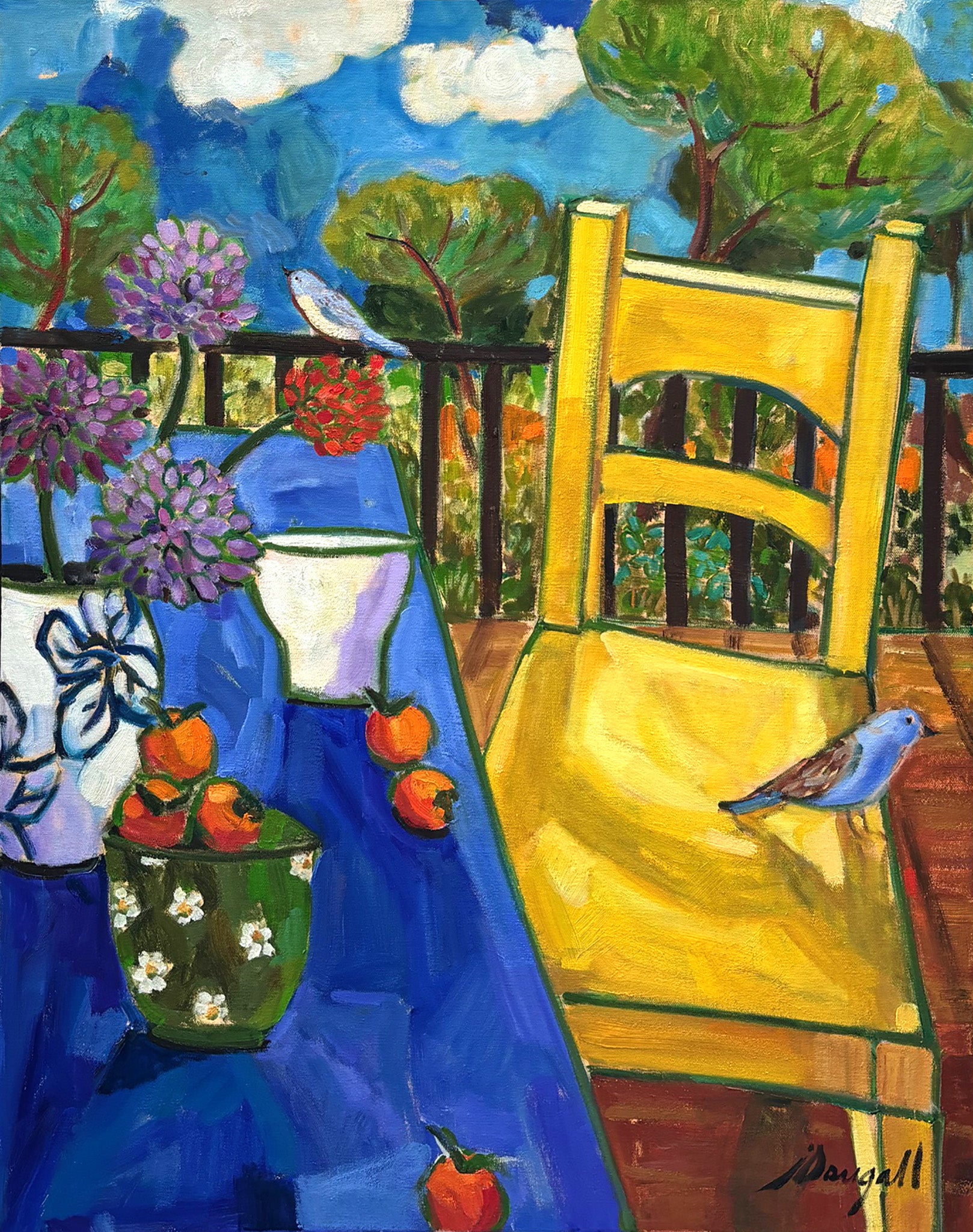 Chaise jaune à l’extérieur